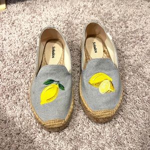 Soludos Espadrilles Size 5 light blue with lemons